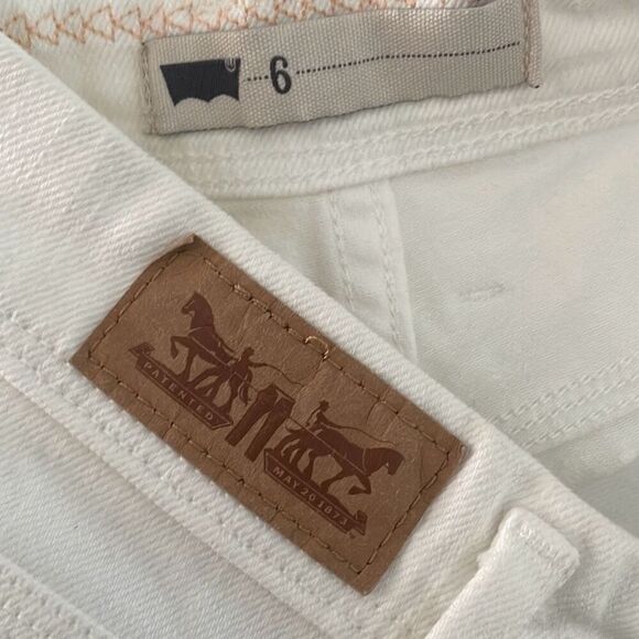 Levi’s Mid Rise Denim Shorts 6 White - Picture 5 of 7
